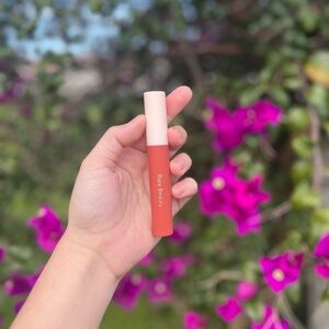 NWOT Rare Beauty Matte Lip Soufflé • Brave